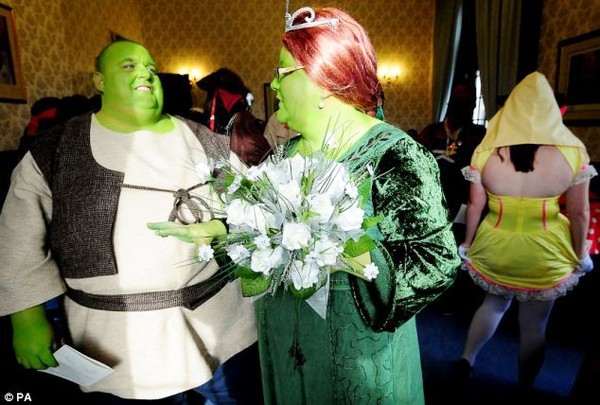 Đám cưới độc lạ của Shrek và công chúa Fiona đời thực 7