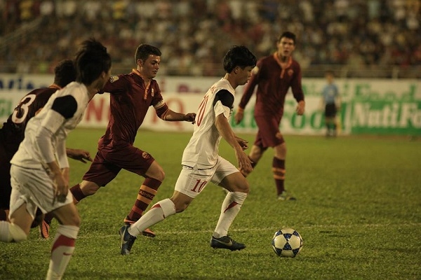
	
	Lối chơi cống hiến của U19 Việt Nam nhận được nhiều tình cảm của người hâm mộ. 