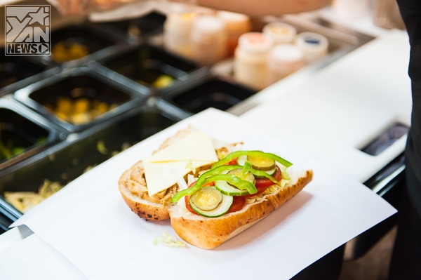 Bánh mì "xanh" Subway tưng bừng khai trương cửa hàng thứ 5 tại TP.HCM