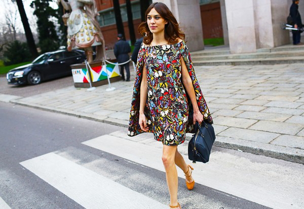 Street style rực rỡ và sang trọng tại Tuần lễ thời trang Milan
