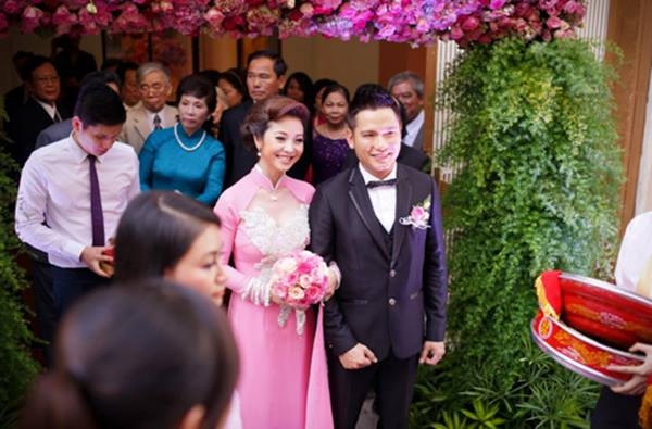 
	
	Jennifer Phạm tái hôn cuối năm 2012