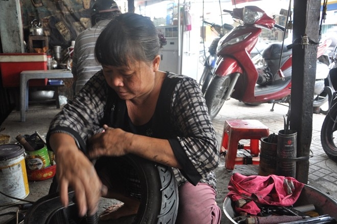Những phụ nữ làm công việc của đàn ông ở Sài Gòn