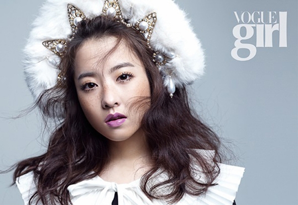 "Đả nữ" Park Bo Young xinh ngất ngây trên tạp chí Vogue Girl