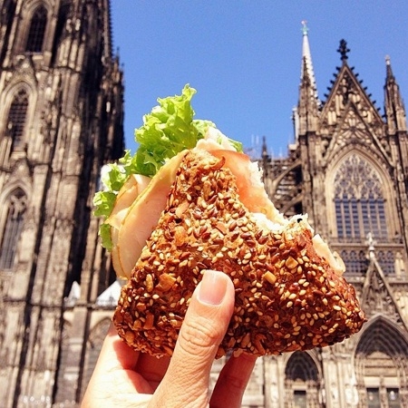 
Bánh mì kẹp ở Cologne, Đức