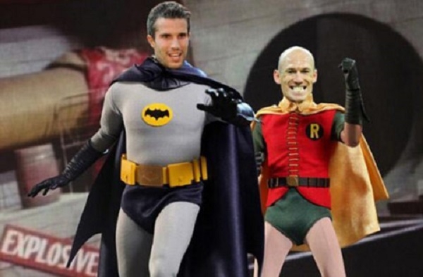 
	
	"Batman" Van Persie và "Robin" Robben