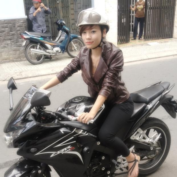 [Gương mặt trẻ] Đầy cá tính và mạnh mẽ với cô nàng biker 9x