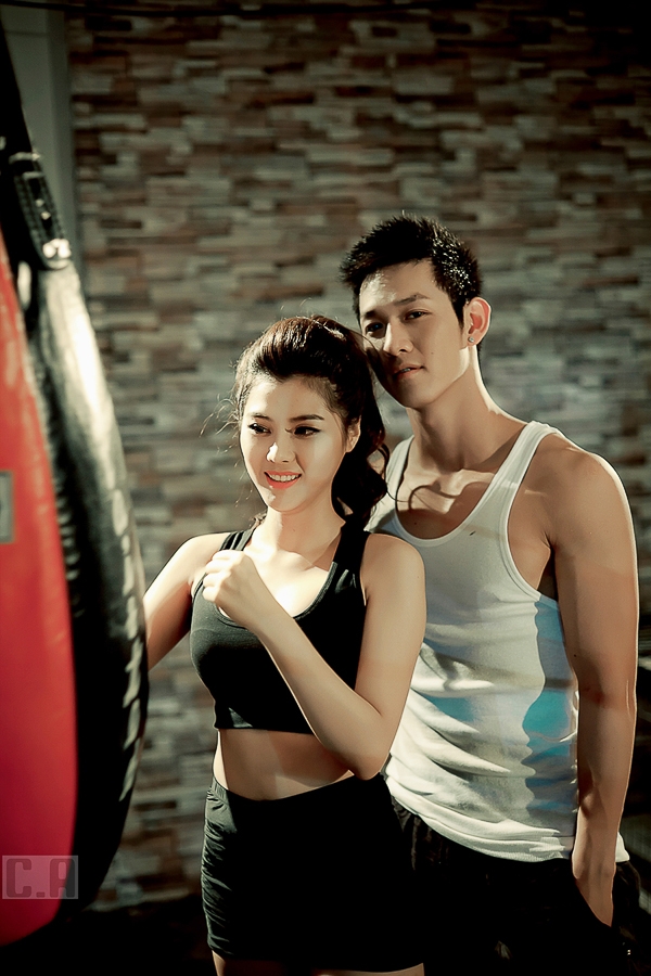 
	
	 Diễn xuất cùng Song Luân trong MV “Tạm chia tay” là diễn viên Tiffany Chou. 
