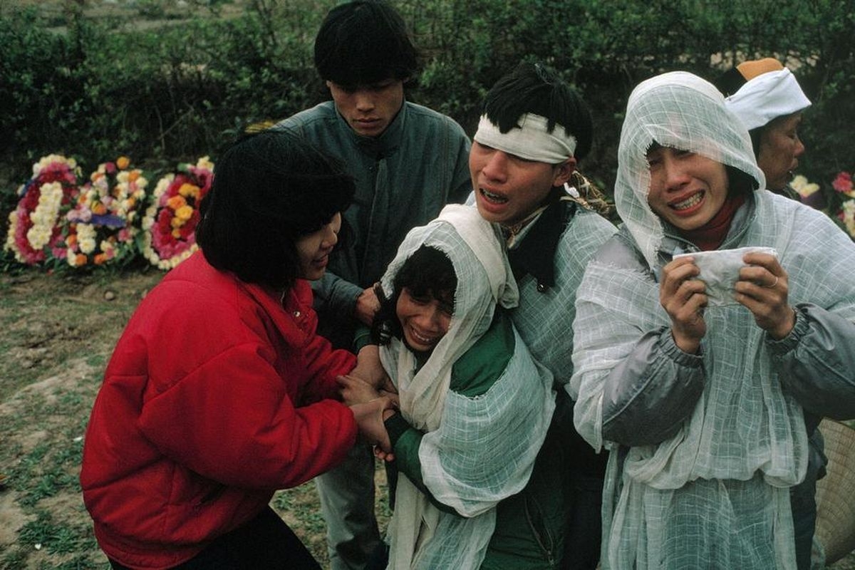 
	
	Đám tang thấm đượm nước mắt của một gia đình Hà Nội