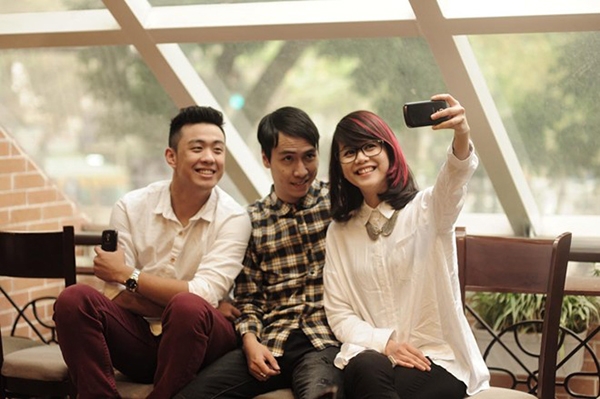 
	
	Toàn Shinoda cùng An Nguy và Huyme là "bộ ba" tại Hà Nội được cư dân mạng yêu thích. 