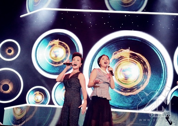 
	
	Sự kết hợp đầy thú vị của Uyên Linh - Văn Mai Hương, 2 giọng hát trưởng thành từ cuộc thi Vietnam Idol - Tin sao Viet - Tin tuc sao Viet - Scandal sao Viet - Tin tuc cua Sao - Tin cua Sao