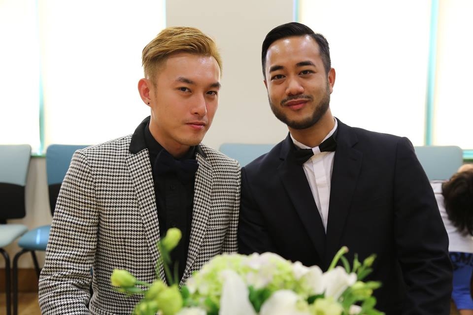 Cặp đôi đồng tính đầu tiên kết hôn tại Việt Nam