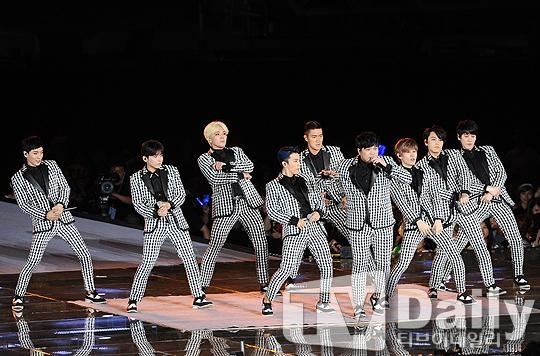 
	
	Super Junior