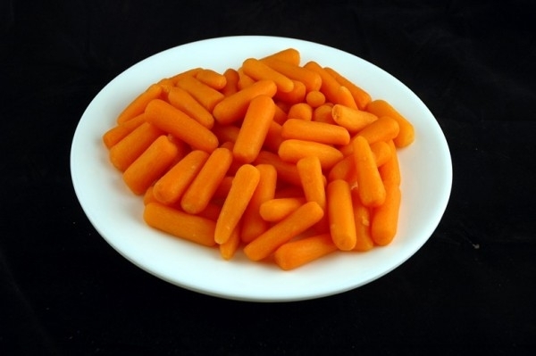 
Hơn nửa cân cà rốt = 200 calo