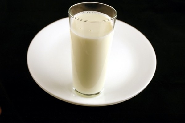  
Một ly sữa tươi có đường 330ml = 200 calo