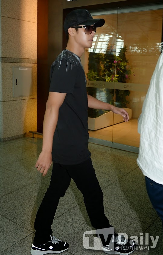 
	
	Một số hình ảnh của Kim Hyun Joong trong ngày 23/8 tại sân bay Incheon