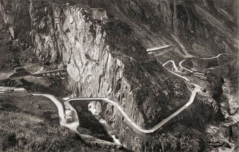 Ngắm "cầu quỷ xây" ở Thụy Sĩ