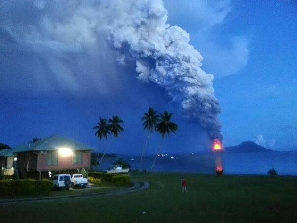 Núi lửa phun trào ở Papua New Guinea