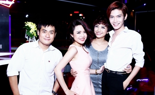 
	
	Tiêu Châu Như Quỳnh, Đào Bá Lộc cũng có mặt chung vui với Thái Trinh. Cả ba từng thuộc cùng một team của Hồ Ngọc Hà khi tham dự Giọng hát Việt mùa  đầu tiên.