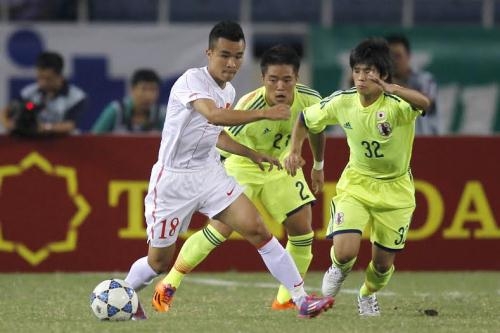 
	 
	U19 Việt Nam kiểm soát tốt khu vực giữa sân trong hiệp 1