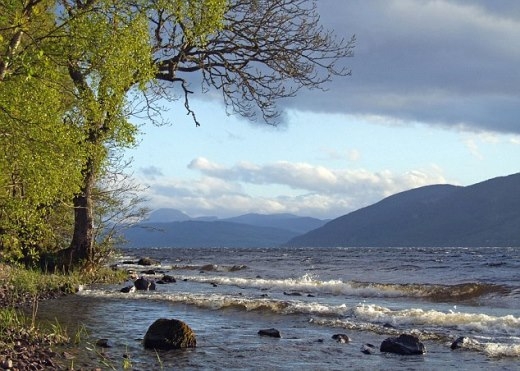 Quái vật hồ Loch Ness bất ngờ xuất hiện trở lại