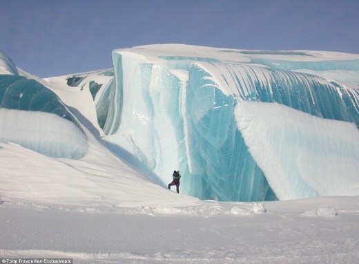 Kỳ thú "sóng đóng băng" ở Nam Cực