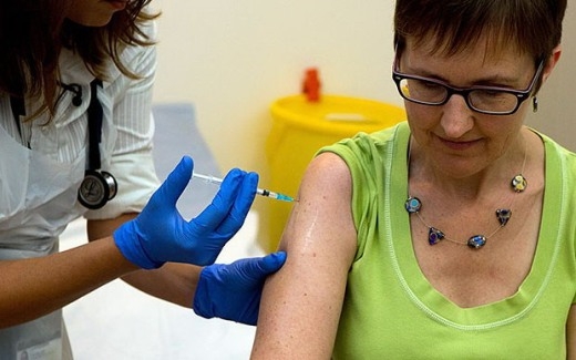 60 người Anh tình nguyện tiêm vaccine thử nghiệm về Ebola
