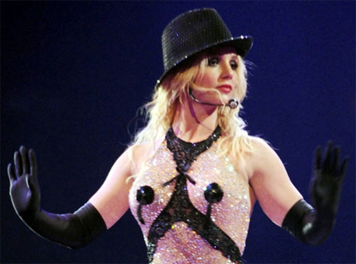 
	
	Britney Spears khiến mọi con mắt khán giả đổ dồn về vòng 1 