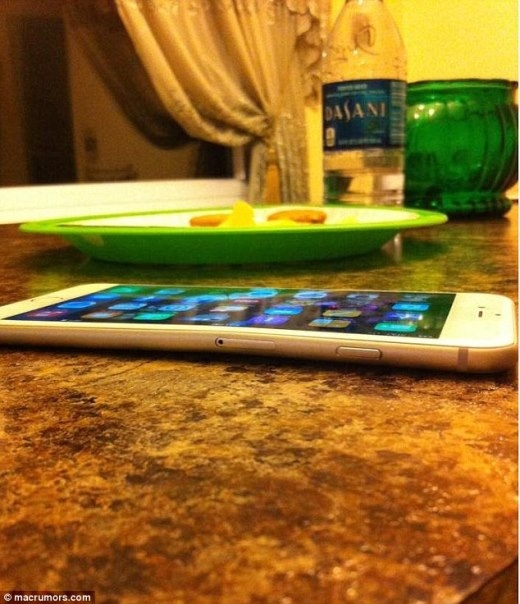 iPhone 6 Plus bị châm biếm do dễ bị uốn cong