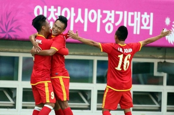 
	
	Olympic Việt Nam đang thi đấu ấn tượng tại ASIAD 17, thắng hai trận, ghi năm bàn và chỉ để thủng lưới một lần. Ảnh: TTVH.