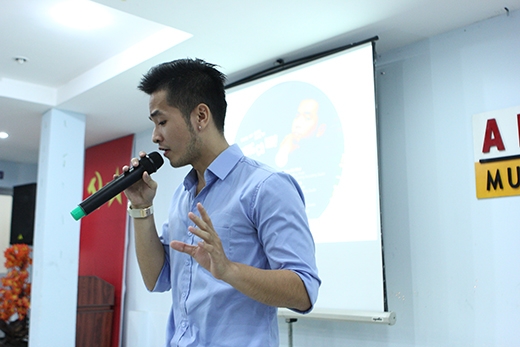 
	
	Phạm Hồng Phước xuất hiện trong buổi giao lưu với vai trò ca/nhạc sỹ thể hiện ca khúc viết dựa theo những cảm xúc chắt đọng từ quyển sách thứ hai mà Tùng Leo vừa cho ra mắt.