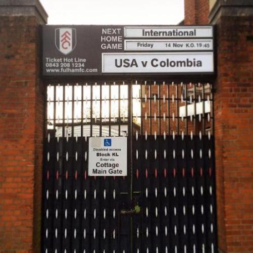 
	
	Trận đấu giữa tuyển Mỹ và Colombia được tổ chức trên sân Craven Cottage của CLB Fulham, tái hiện cuộc gặp ở vòng bảng World Cup 2014.