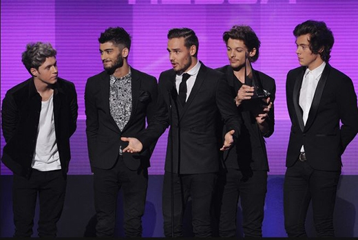
	
	Các chàng trai của One Direction rất bảnh bao tại American Music Awards 2013.
