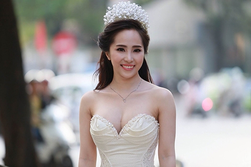 
	
	Quỳnh Nga đầy gợi cảm trong bộ váy cưới - Tin sao Viet - Tin tuc sao Viet - Scandal sao Viet - Tin tuc cua Sao - Tin cua Sao