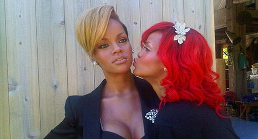 
	
	Rihanna không thể đợi được để hôn bản thân