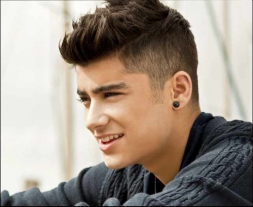 
	
	Kiểu tóc Mohawk với gương mặt tiêu biểu- Zayn Malik của nhóm nhạc One Direction nổi tiếng