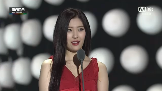 
	
	Sunmi nhận giải thưởng Màn biểu diễn Dance solo xuất sắc nhất 2014 với ca khúc Full Moon