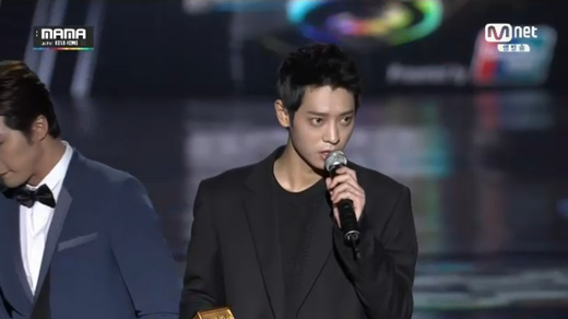
	
	Jung Joon Young nhận giải thưởng Phong cách trong âm nhạc 2014