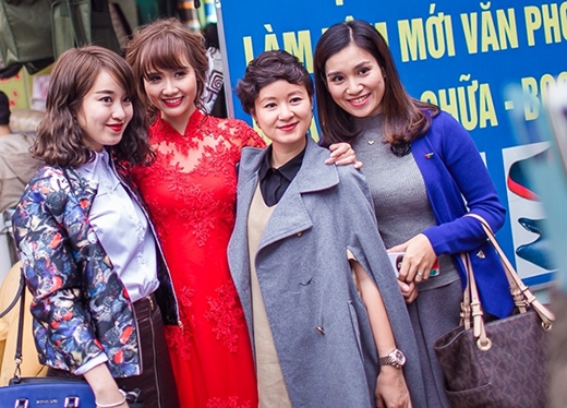 
	
	Hot girl Mi Vân (ngoài cùng bên trái) - Tin sao Viet - Tin tuc sao Viet - Scandal sao Viet - Tin tuc cua Sao - Tin cua Sao