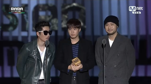 
	
	Epik High nhận giải thưởng màn biểu diễn rap hay nhất 2014
