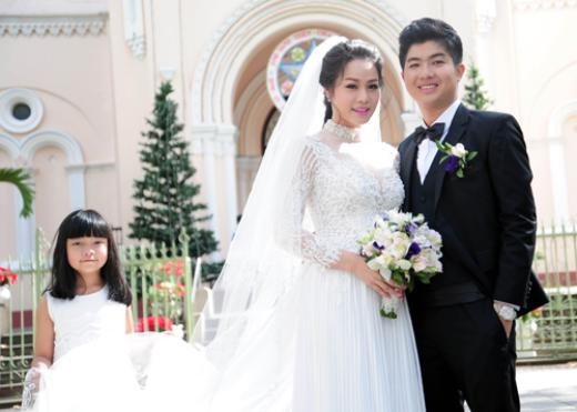 
	
	Nhật Kim Anh cùng chồng tổ chức lễ ra mắt tại nhà thờ - Tin sao Viet - Tin tuc sao Viet - Scandal sao Viet - Tin tuc cua Sao - Tin cua Sao