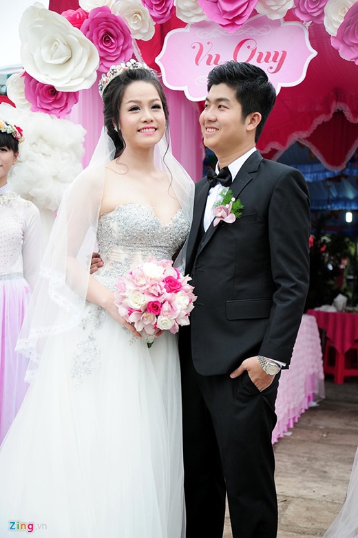 Đám cưới tưng bừng của Nhật Kim Anh ở quê nhà Vũng Tàu - Tin sao Viet - Tin tuc sao Viet - Scandal sao Viet - Tin tuc cua Sao - Tin cua Sao
