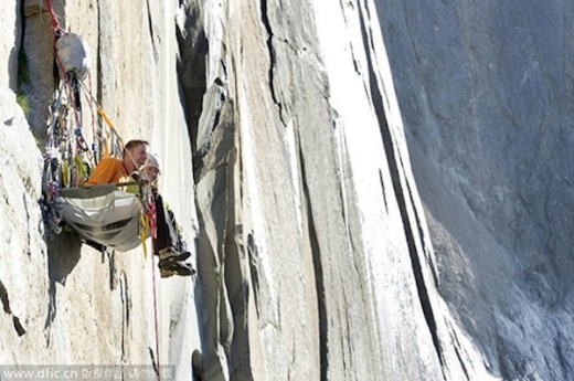 
	
	Hai vợ chồng Tommy Caldwell trên vách núi đá El Capitan.
