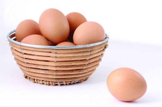 
	
	Có rất nhiều lý do để bạn chọn ăn trứng mỗi ngày nhất là vào bữa sáng. Bởi vì, trứng có khả năng chống đói tốt hơn so với bánh mì, bánh bao, ngũ cốc. Protein và chất béo có trong trứng có thể cung cấp năng lượng ổn định cho bạn, khiến bạn có cảm giác no lâu hơn.