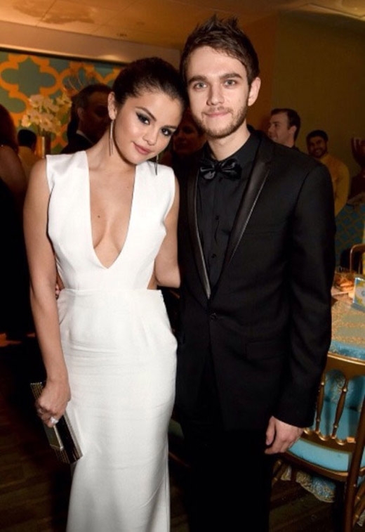 
	
	Selena Gomez cũng có nhiều mối quan hệ tốt với nam nghệ sĩ, điển hình là Dj Zedd