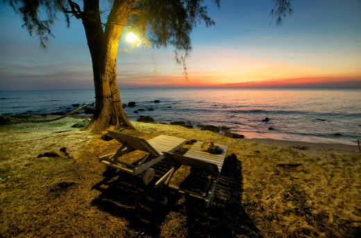 
	
	Chiều hoàng hôn đầy thơ mộng của đảo Phú Quốc - Ảnh: Der Joggel