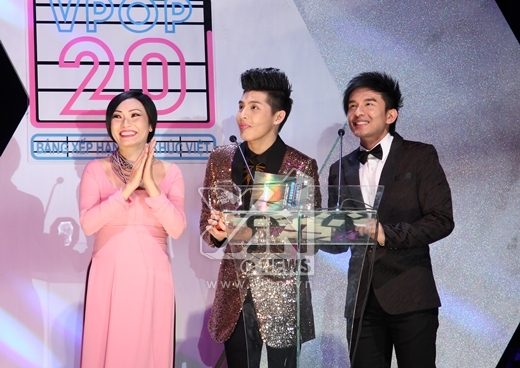 
	
	Noo Phước Thịnh nhận giải nam ca sĩ xuất sắc trong giải thưởng YAN Vpop 20. - Tin sao Viet - Tin tuc sao Viet - Scandal sao Viet - Tin tuc cua Sao - Tin cua Sao