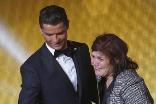 
	
	Ronaldo đã không thể hàn gắn những mâu thuẫn giữa mẹ mình, bà Dolores, và người tình Irina