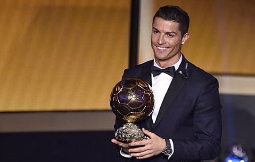 
	
	Ronaldo nhận giải Quả bóng Vàng 2014 và không hề nhắc đến Irina trong lời phát biểu cảm ơn của mình.