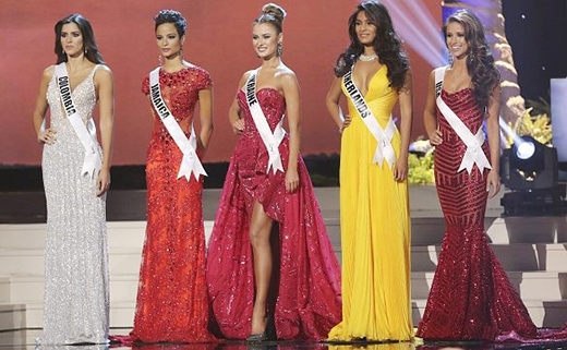 
	
	Top 5 Hoa hậu Hoàn vũ lần thứ 63 gồm đại diện của Mỹ, Hà Lan, Ukraine, Jamaica và Colombia. Đáng tiếc, Việt Nam không có đại diện tham dự và không có người đẹp châu Á nào lọt vào top 5 chung cuộc.