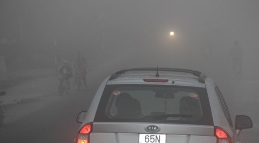
	
	Theo lãnh đạo Đài Khí tượng Thủy văn khu vực Nam bộ, sương mù xuất hiện lúc sáng sớm ở miền Tây có thể kéo dài đến Tết Nguyên đán Ất Mùi vì vùng này cũng đang ảnh hưởng không khí lạnh.